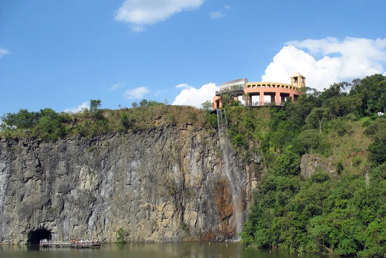 Parque Tanguá, em Curitiba (PR), em dezembro de 2007. Foto de arquivo; não representa as condições do tempo em outubro de 2026.